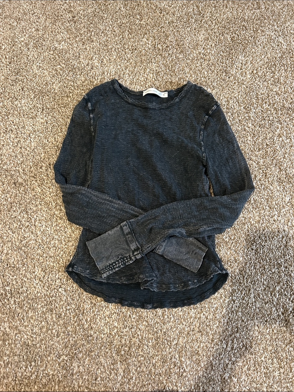 Altar’d State Women’s Long-Sleeve Distressed Thermal Top - Charcoal